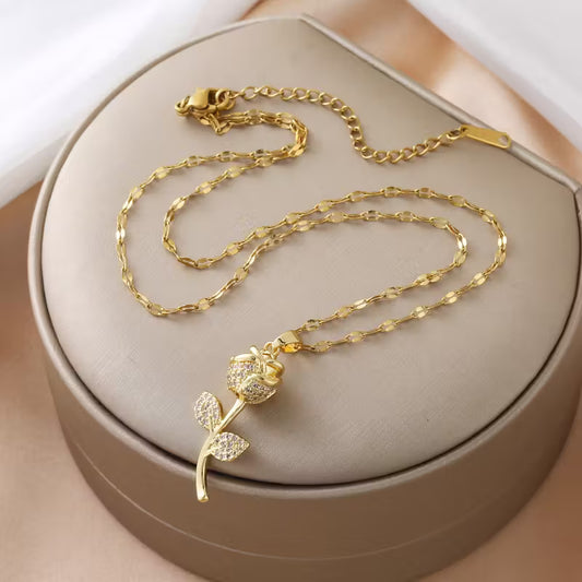 Gold Rose Pendant Necklace – Elegant Women’s Jewellery