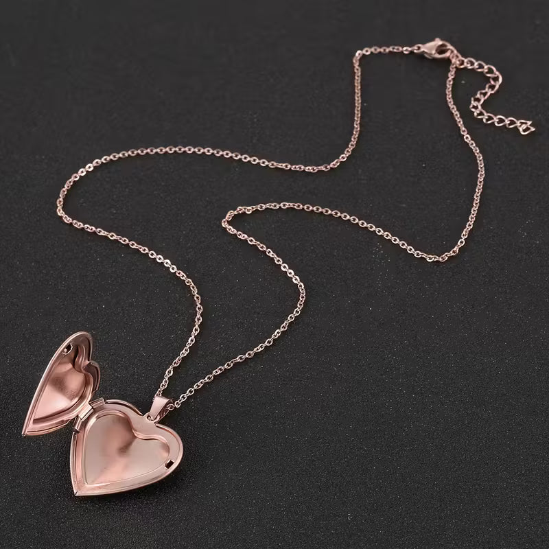 Personalized Heart Pendant Necklace – Custom Photo & Engraved Jewelry