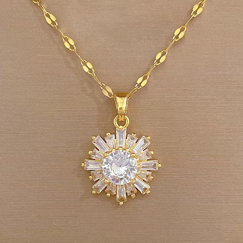 Geometric Snowflake Necklace – Elegant Gold Jewellery