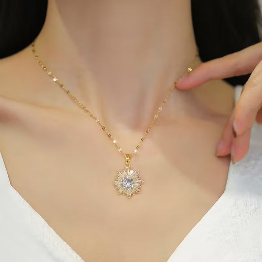Geometric Snowflake Necklace – Elegant Gold Jewellery