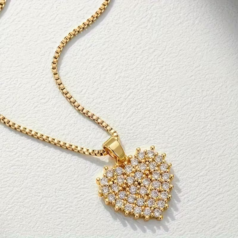 Golden Heart Pendant Necklace – Unisex Streetwear Jewellery