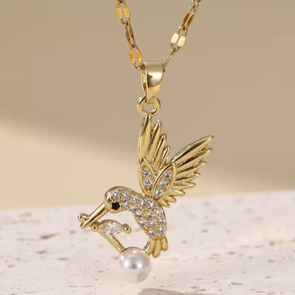 Gold Hummingbird Pendant Necklace – Elegant Women’s Jewellery
