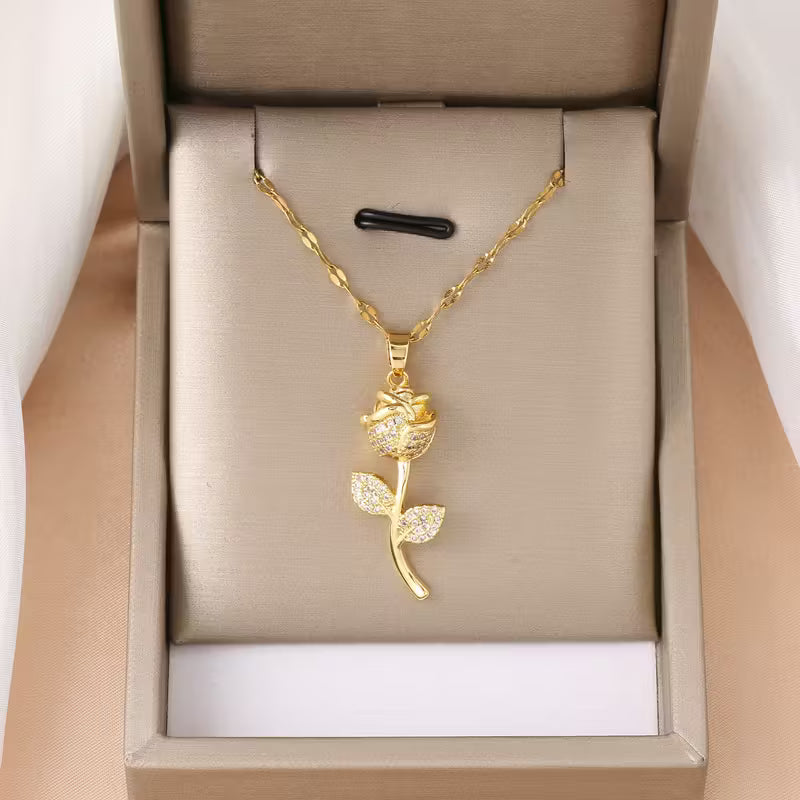 Gold Rose Pendant Necklace – Elegant Women’s Jewellery