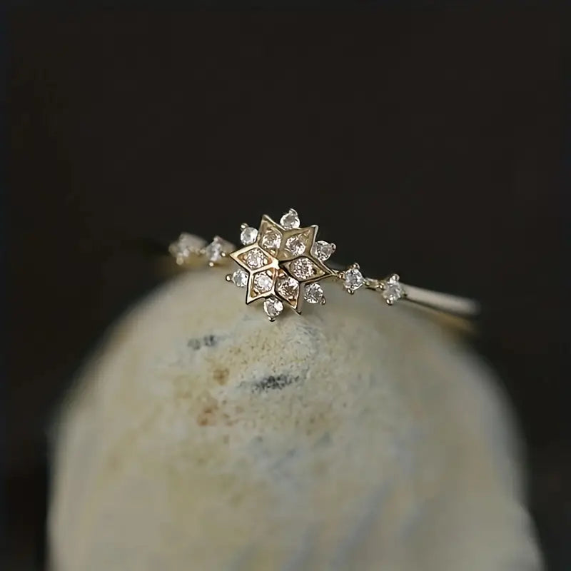Elegant Celestial Snowflake Ring – Silver Plated