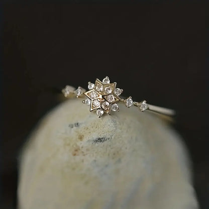 Elegant Celestial Snowflake Ring – Silver Plated