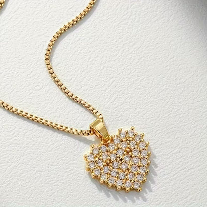 Golden Heart Pendant Necklace – Unisex Streetwear Jewellery